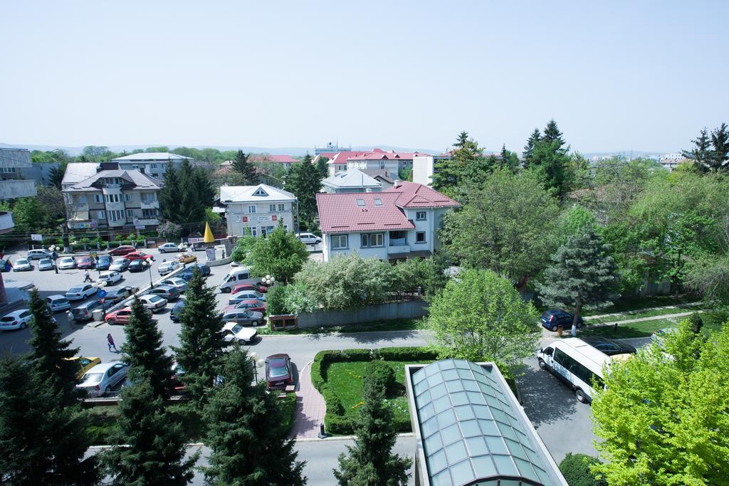 Hotel Dumbrava Bacău Extérieur photo